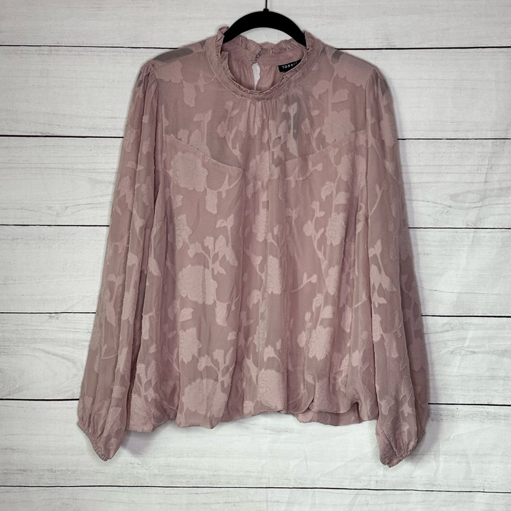NWT Torrid Chiffon Clip Floral Bubble Hem Blouse Size 1X